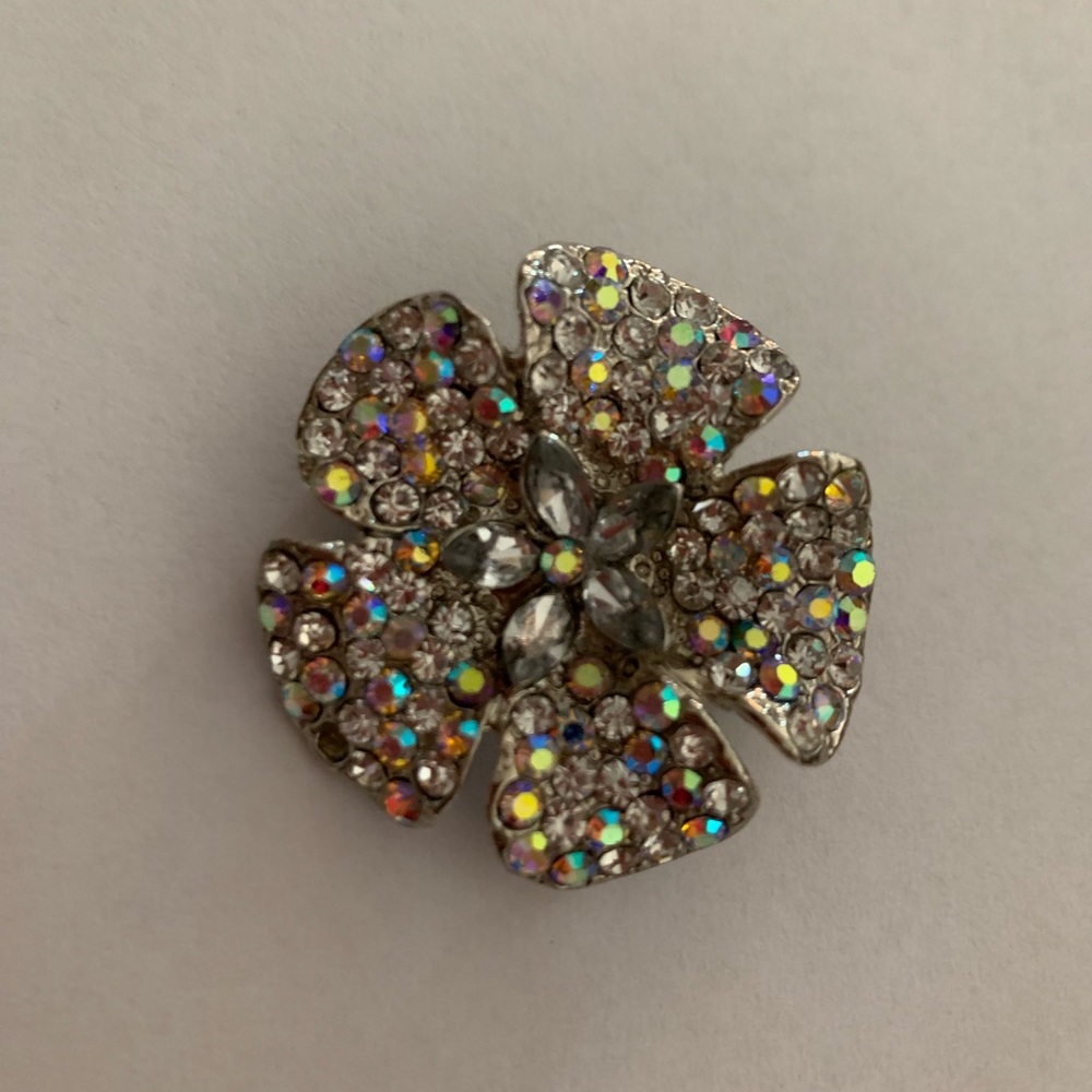 Colorful crystal flower brooch